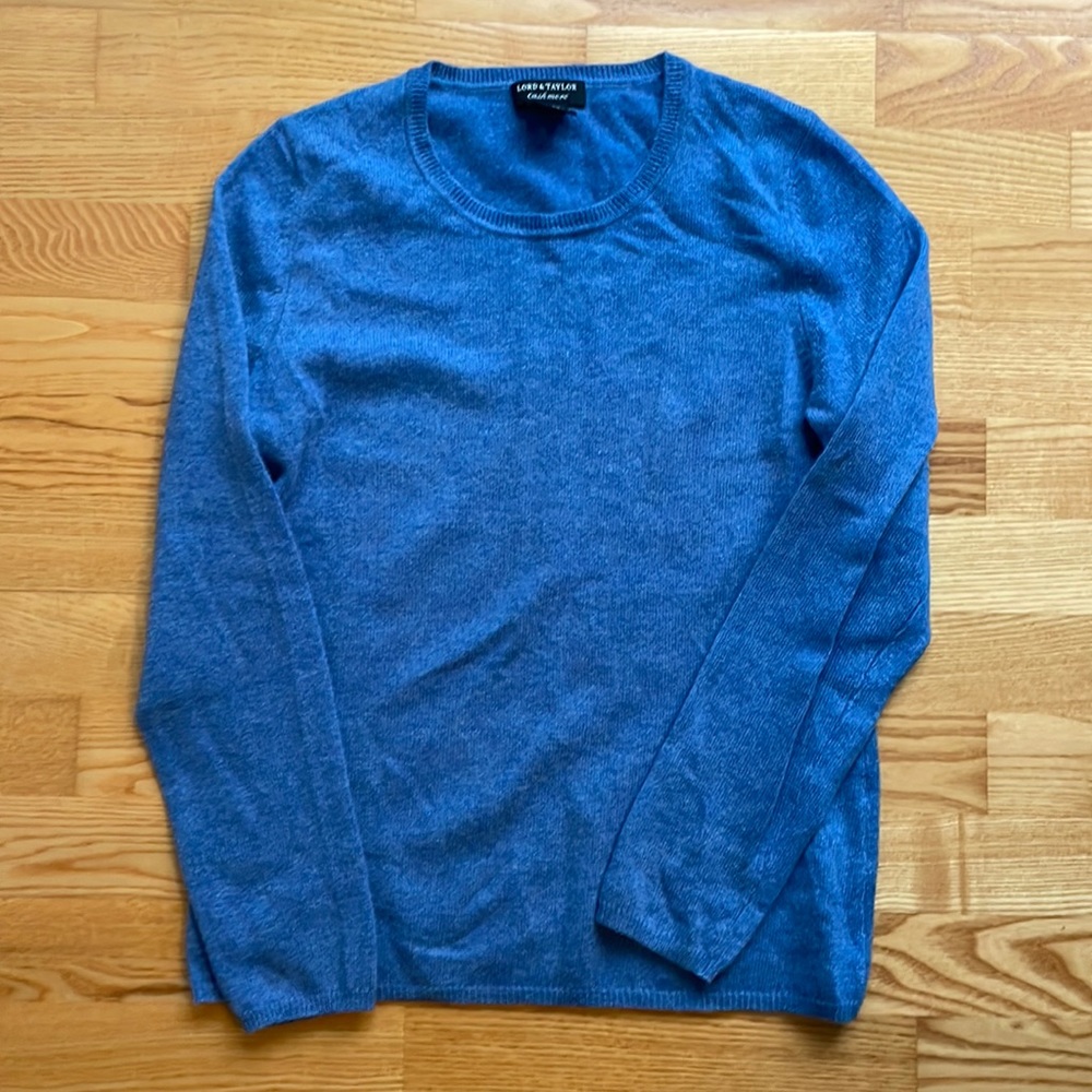 Lord&Taylor 100% cashmere sweater. Size L